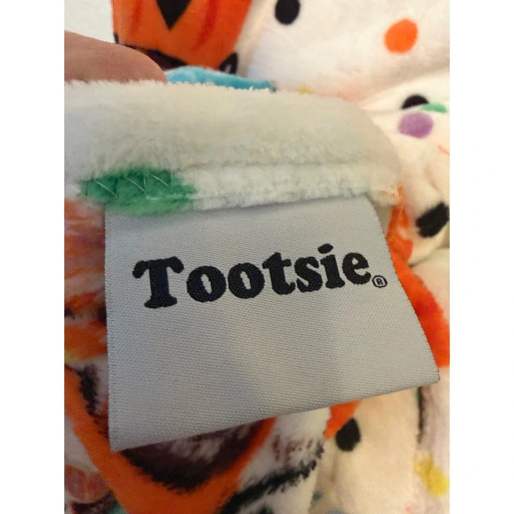 Tootsie Roll Halloween Oversized Plush Throw Blanket Pumpkin Candy 60x70